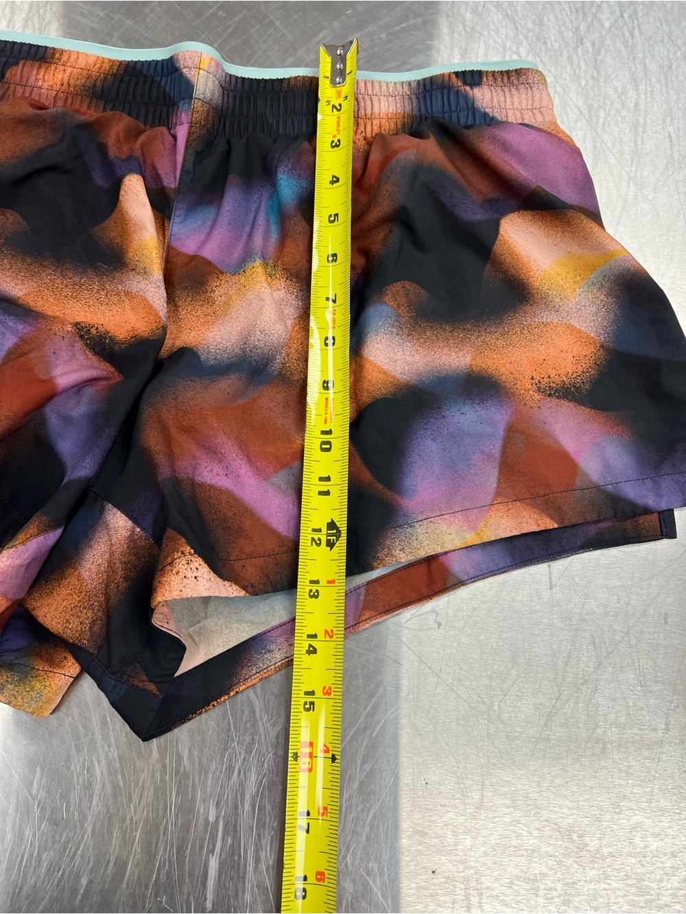 Fabletics Women’s Multicolor Abstract Print Running Shorts Large - Picture 4 of 11